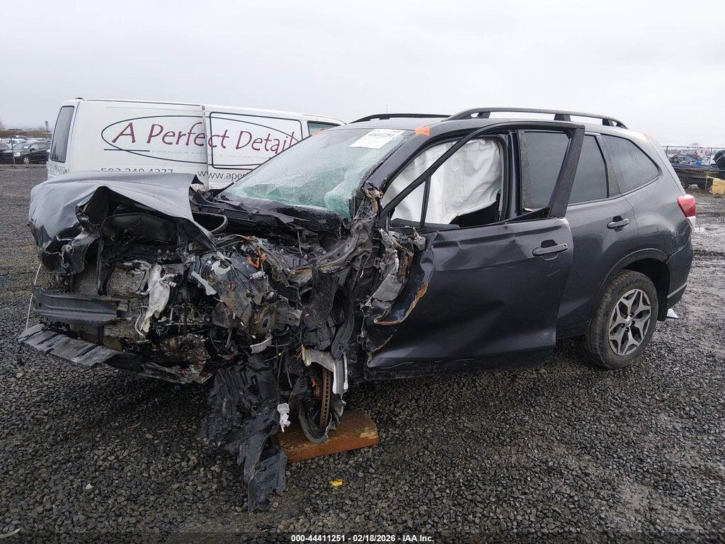 JF2SKAEC8PH458104 2023 SUBARU FORESTER photo no. 2