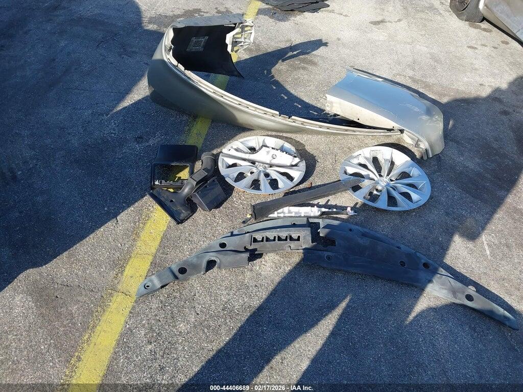 4T1BF1FK0HU660769 2017 TOYOTA CAMRY photo no. 12