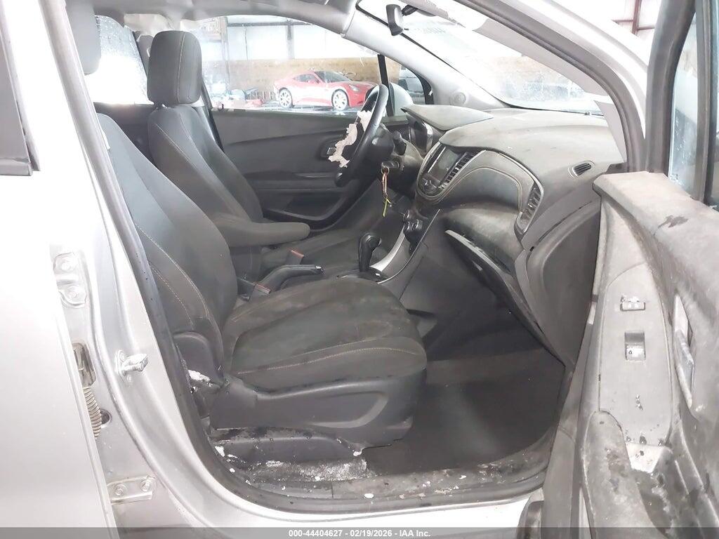 3GNCJKSB8JL220860 2018 CHEVROLET TRAX photo no. 5