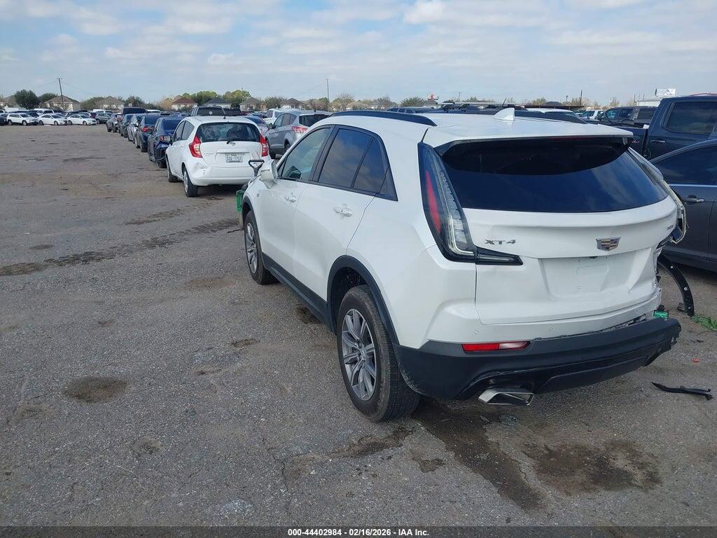 1GYFZER46MF007261 2021 CADILLAC XT4 photo no. 3