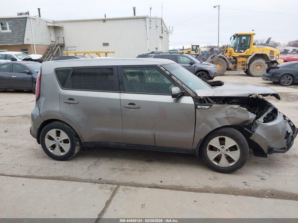 KNDJN2A26F7226996 2015 KIA SOUL photo no. 12