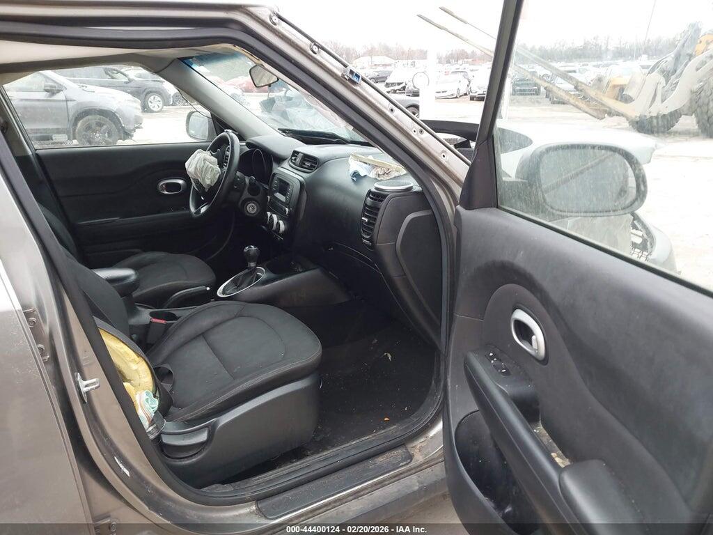 KNDJN2A26F7226996 2015 KIA SOUL photo no. 5