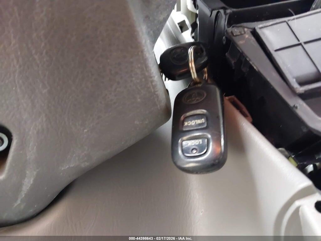 2T1BR32E47C751868 2007 TOYOTA COROLLA photo no. 11