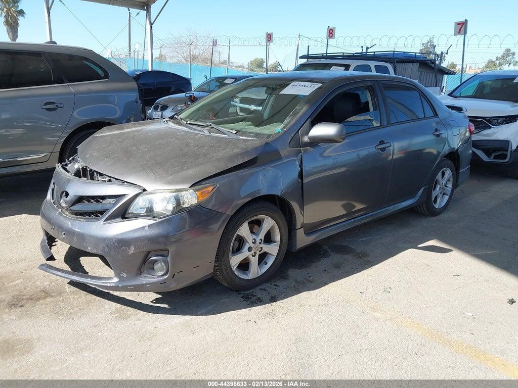 5YFBU4EE2DP205890 2013 TOYOTA COROLLA photo no. 2