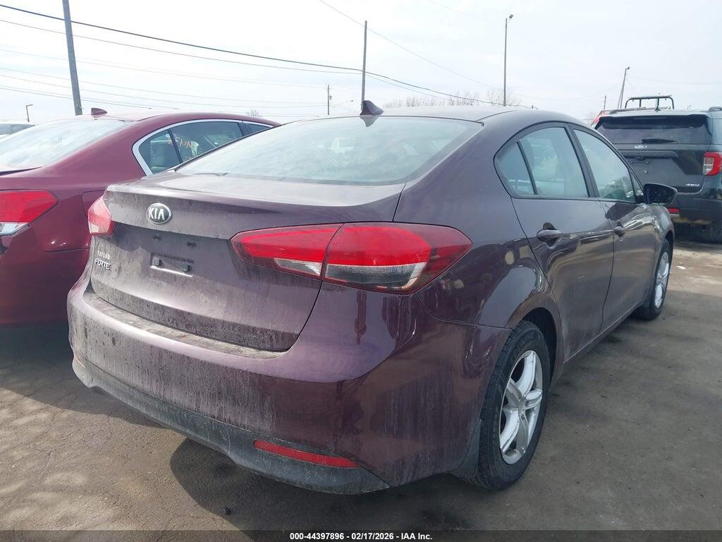 3KPFK4A78HE072462 2017 KIA FORTE photo no. 4