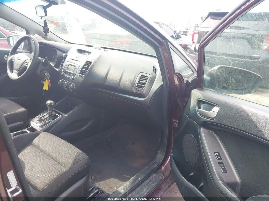 3KPFK4A78HE072462 2017 KIA FORTE photo no. 5