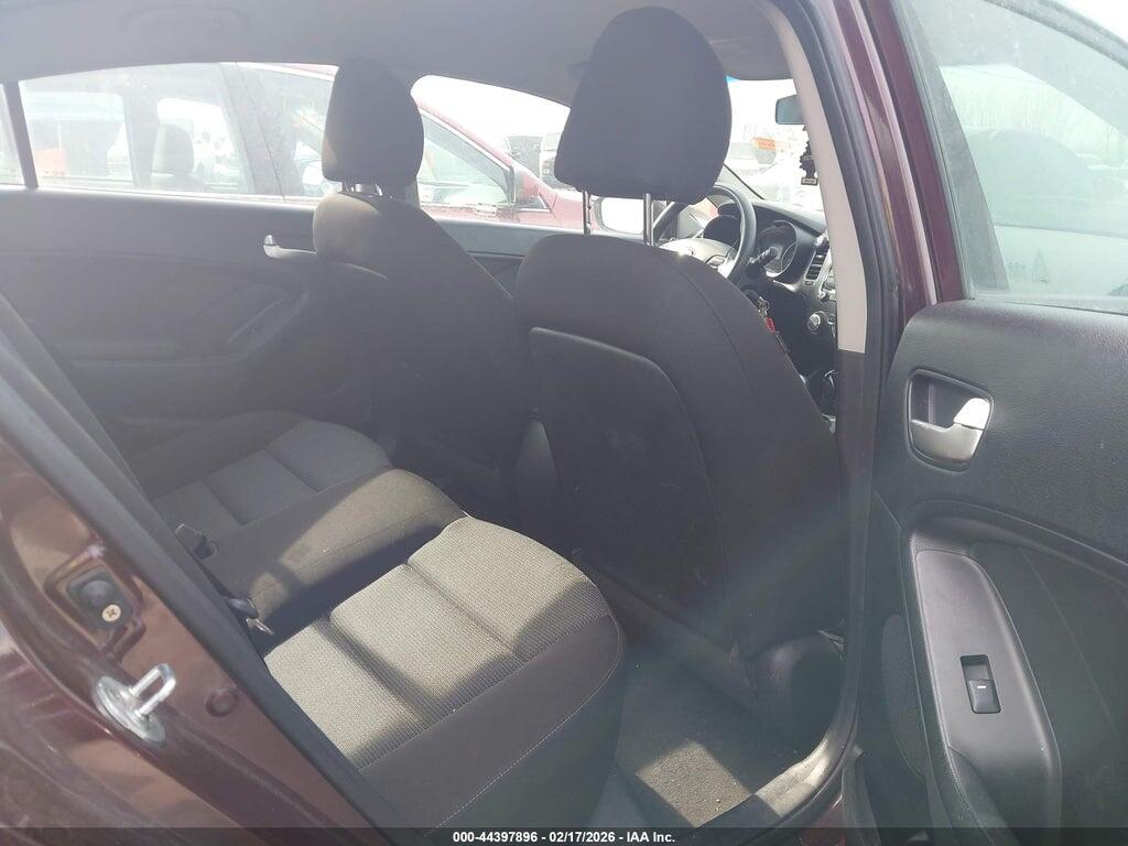 3KPFK4A78HE072462 2017 KIA FORTE photo no. 8