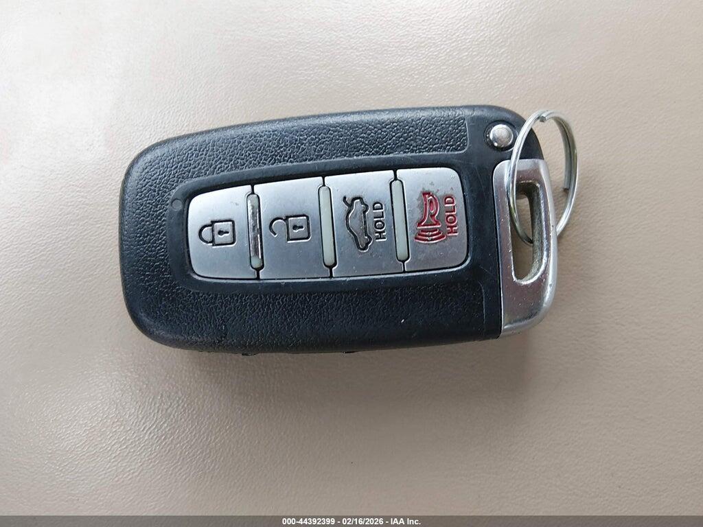 KMHGC4DD0DU257499 2013 HYUNDAI GENESIS photo no. 11