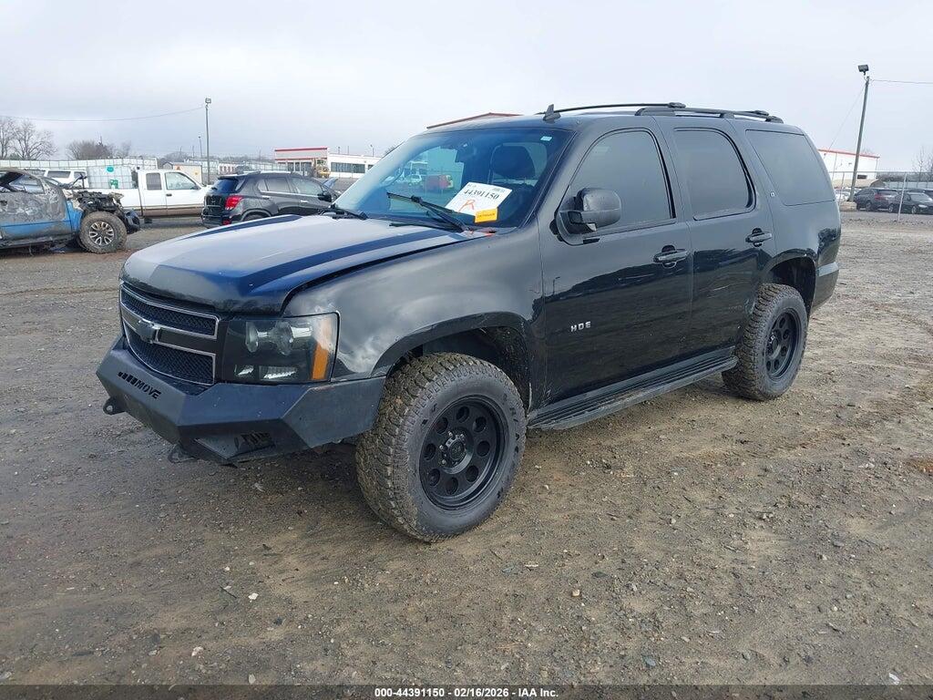 1GNSKBE04DR321488 2013 CHEVROLET TAHOE photo no. 2