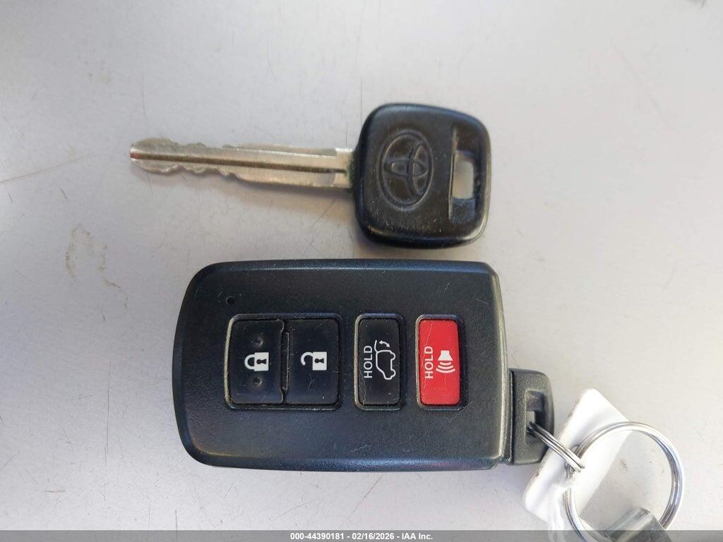 5TDKKRFH2GS129840 2016 TOYOTA HIGHLANDER photo no. 11