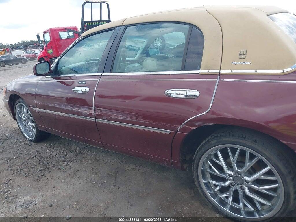 1LNHM82W9YY815765 2000 LINCOLN TOWN CAR photo no. 6