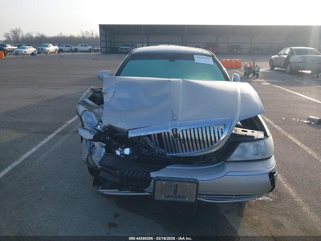 1LNHM83W64Y607044 2004 LINCOLN TOWN CAR photo no. 12