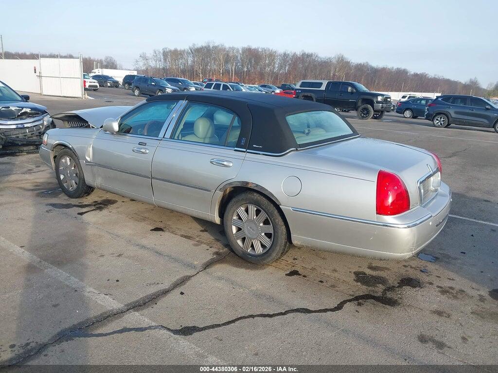 1LNHM83W64Y607044 2004 LINCOLN TOWN CAR photo no. 3
