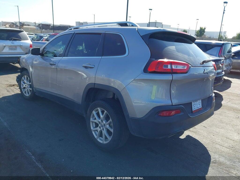 1C4PJLCB1JD538453 2018 JEEP CHEROKEE photo no. 3