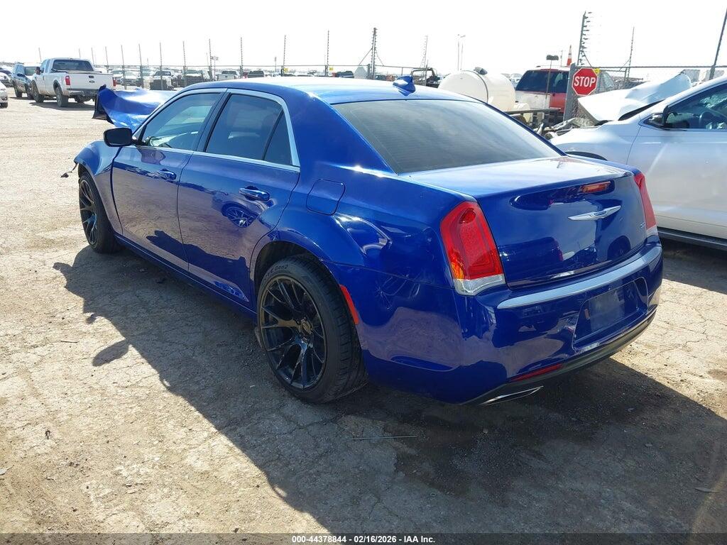 2C3CCAAG3KH610144 2019 CHRYSLER 300 photo no. 3