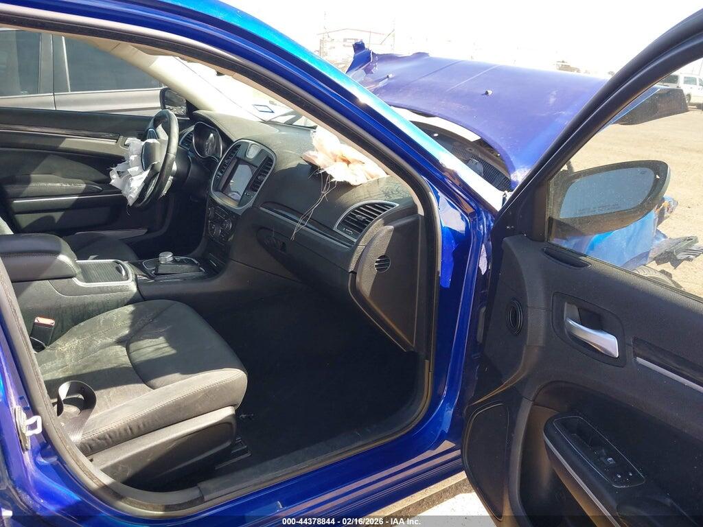 2C3CCAAG3KH610144 2019 CHRYSLER 300 photo no. 5