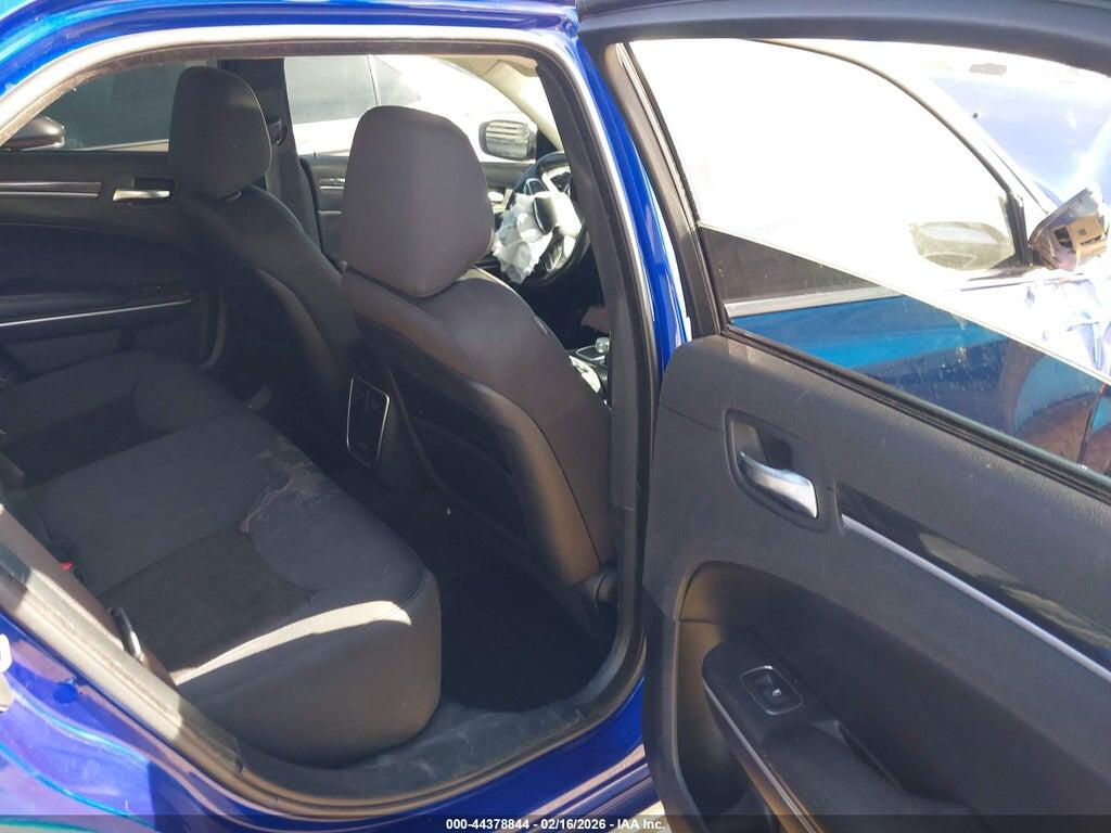 2C3CCAAG3KH610144 2019 CHRYSLER 300 photo no. 8