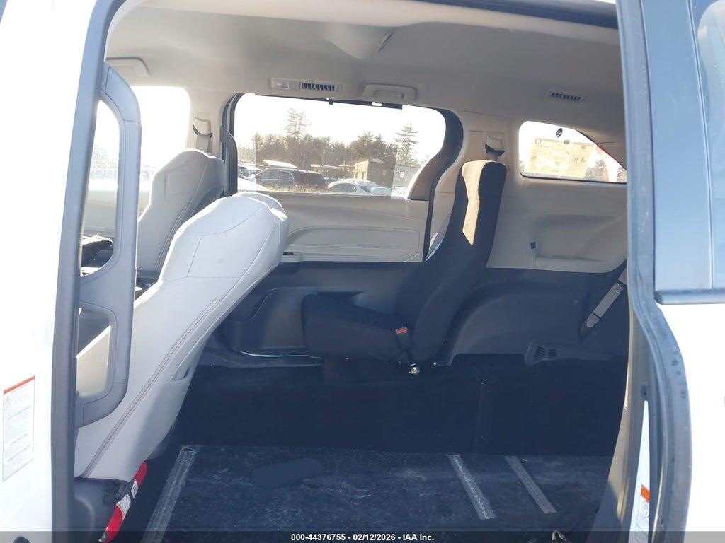 5TDKRKEC7RS190791 2024 TOYOTA SIENNA photo no. 8