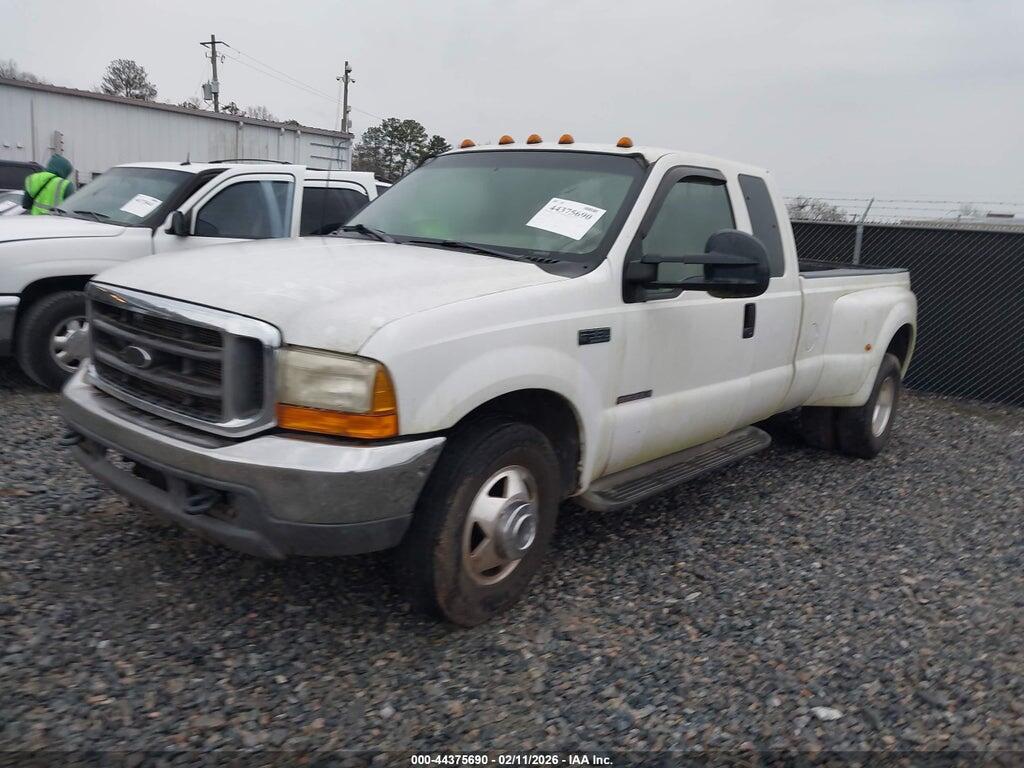1FTWX32F9YEE46817 2000 FORD F-350 photo no. 2