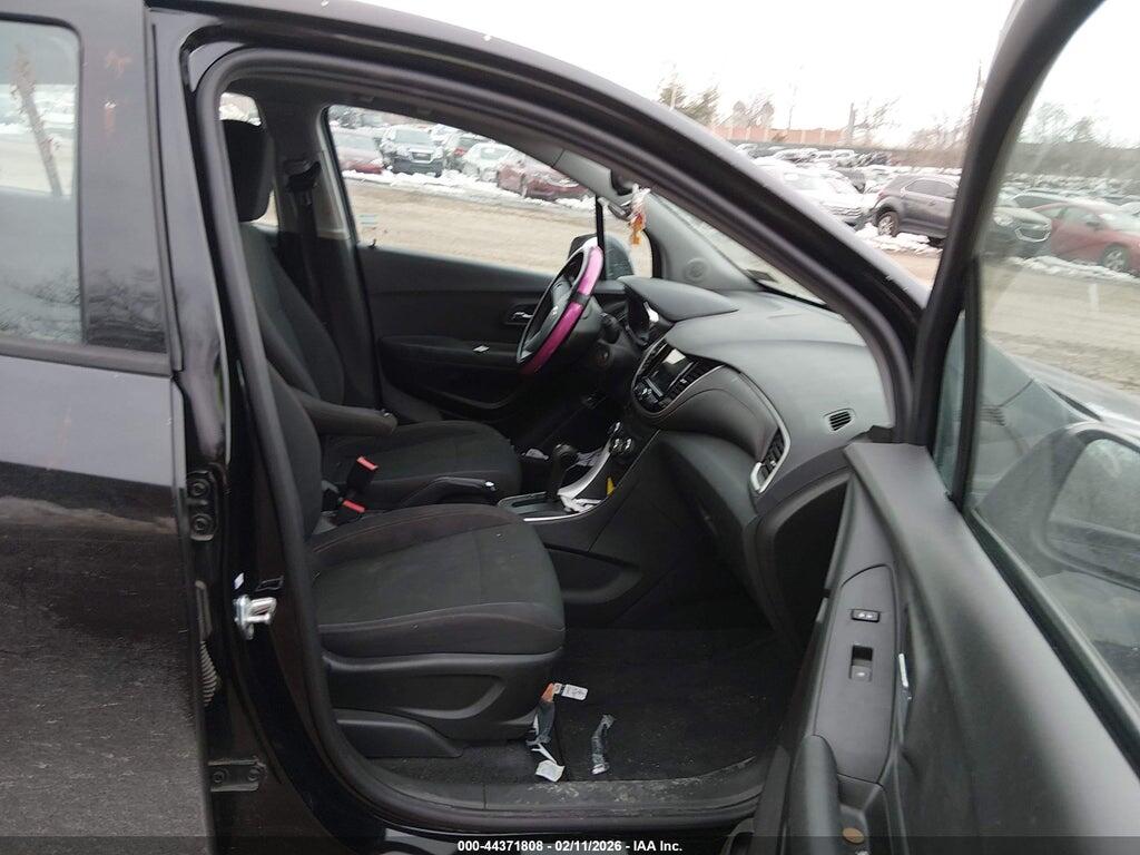 3GNCJKSB0JL415609 2018 CHEVROLET TRAX photo no. 5