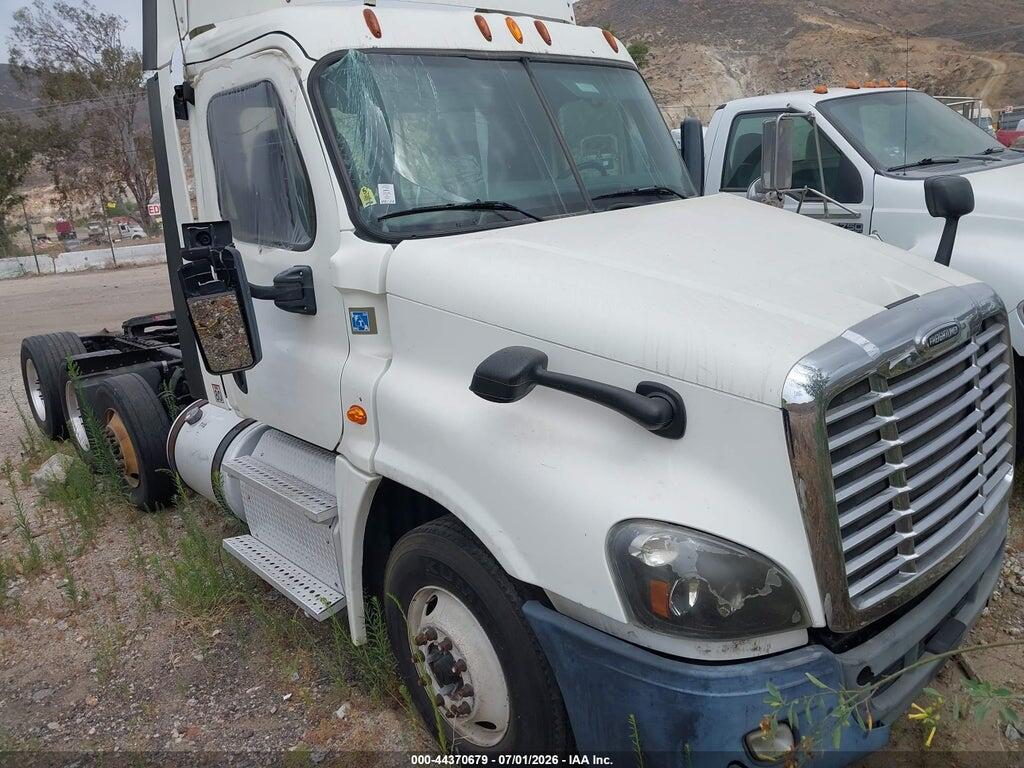 3AKJGEDV3FDGJ3986 2015 FREIGHTLINER CASCADIA 125 photo no. 1