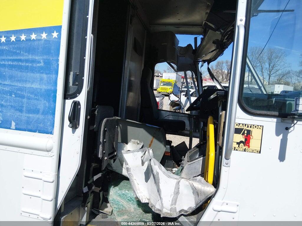 4UZAEGDV3GCHM3098 2016 FREIGHTLINER CHASSIS photo no. 6