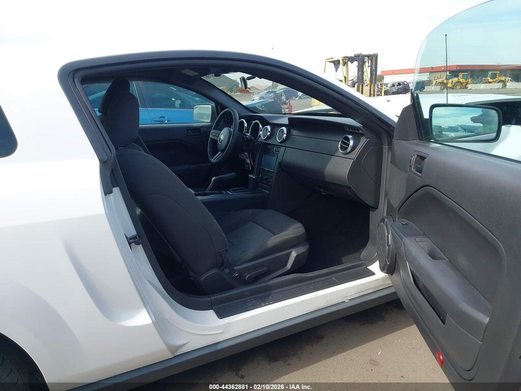 1ZVFT80N555130293 2005 FORD MUSTANG photo no. 5