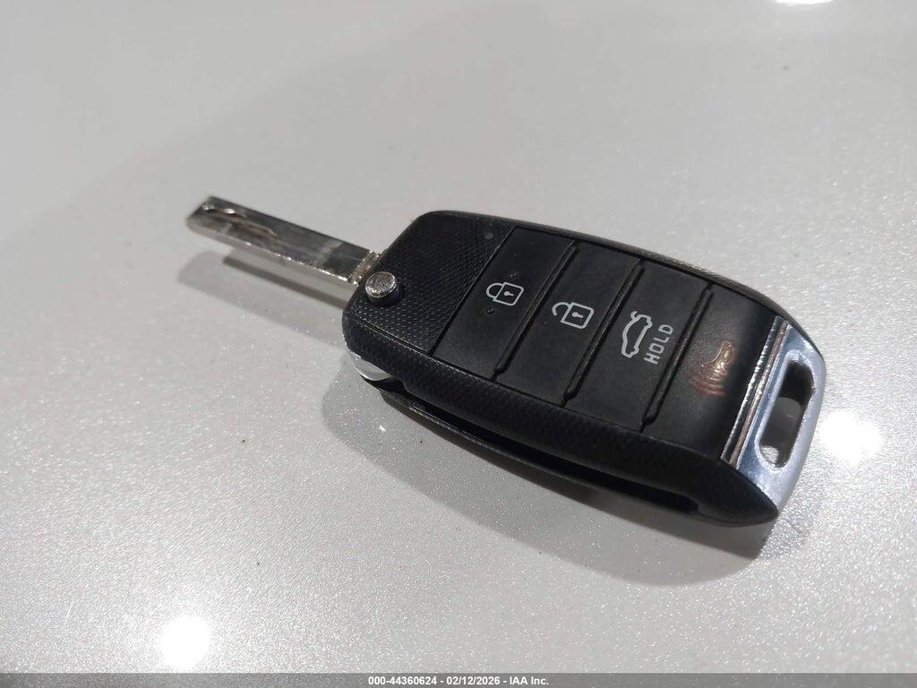 5XXGT4L33LG429722 2020 KIA OPTIMA photo no. 11