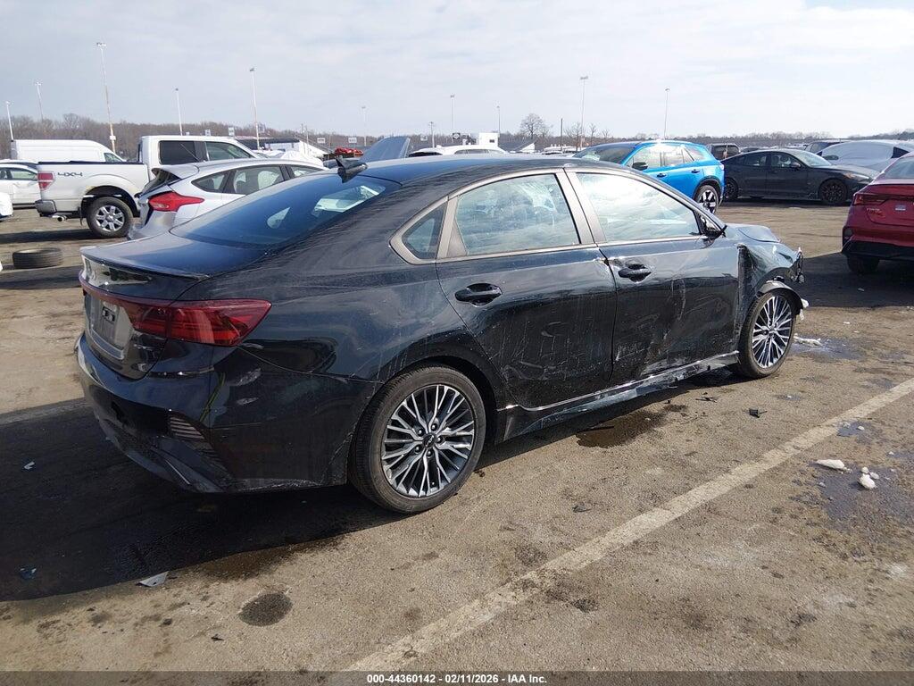 3KPF54AD3PE569396 2023 KIA FORTE photo no. 4