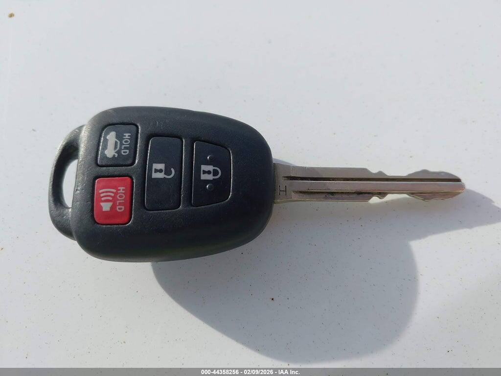 5YFBURHE1GP469888 2016 TOYOTA COROLLA photo no. 11