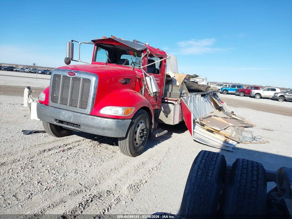 2NP2HJ7X0FM275592 2015 PETERBILT 337 photo no. 2