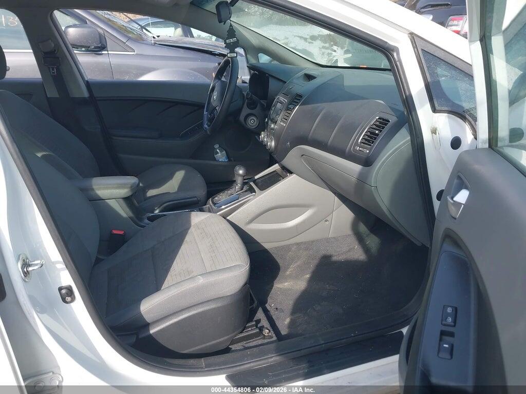 3KPFL4A75HE100344 2017 KIA FORTE photo no. 5