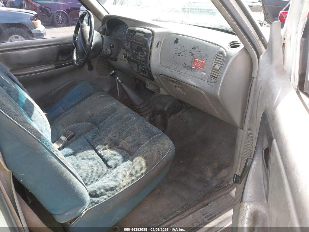 1FTYR11V8YPC00457 2000 FORD RANGER photo no. 5