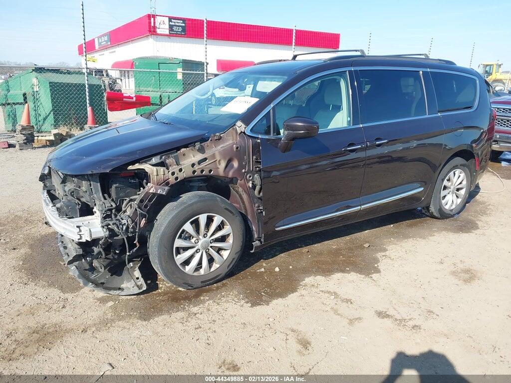 2C4RC1BGXHR667416 2017 CHRYSLER PACIFICA photo no. 2