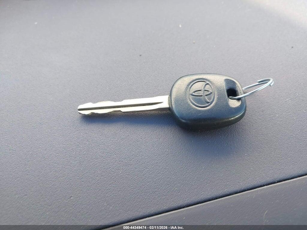 JT2BK12U710035265 2001 TOYOTA PRIUS photo no. 11