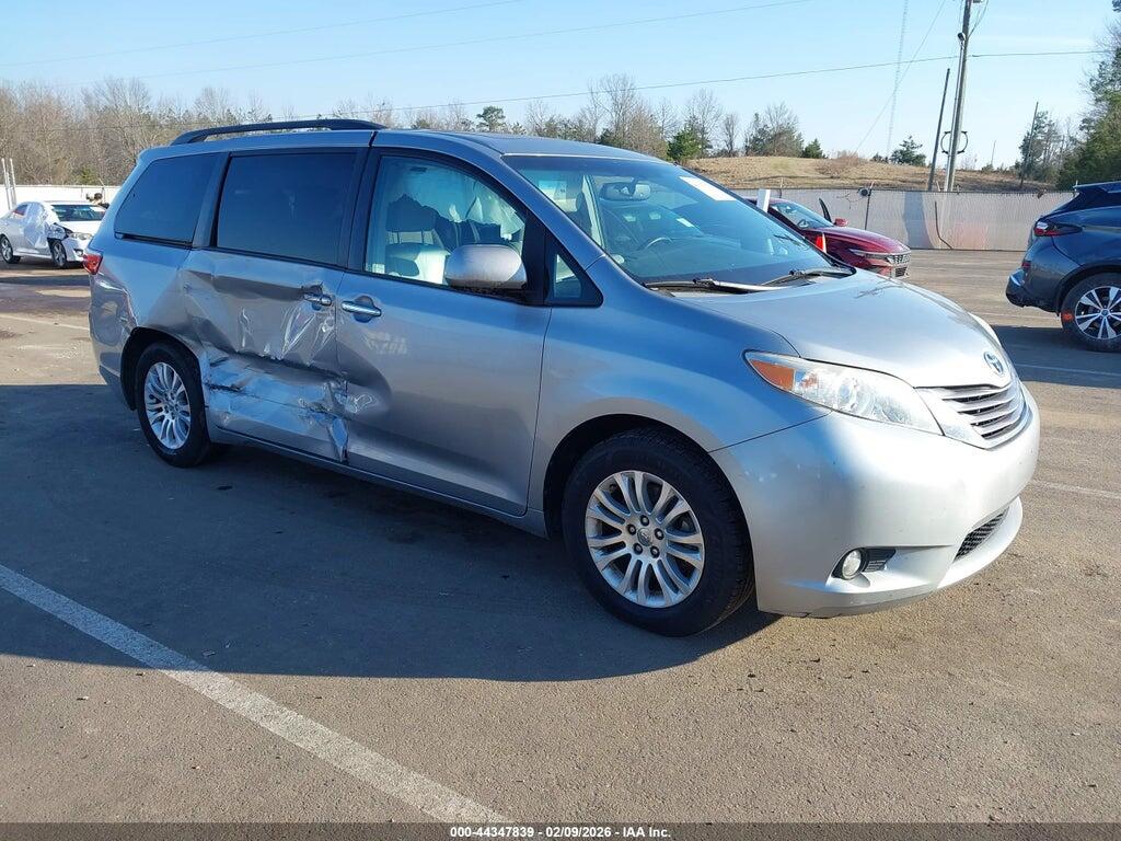 5TDYK3DC4GS746672 2016 TOYOTA SIENNA photo no. 1