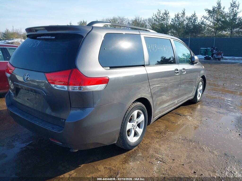 5TDKK3DC0CS176508 2012 TOYOTA SIENNA photo no. 4