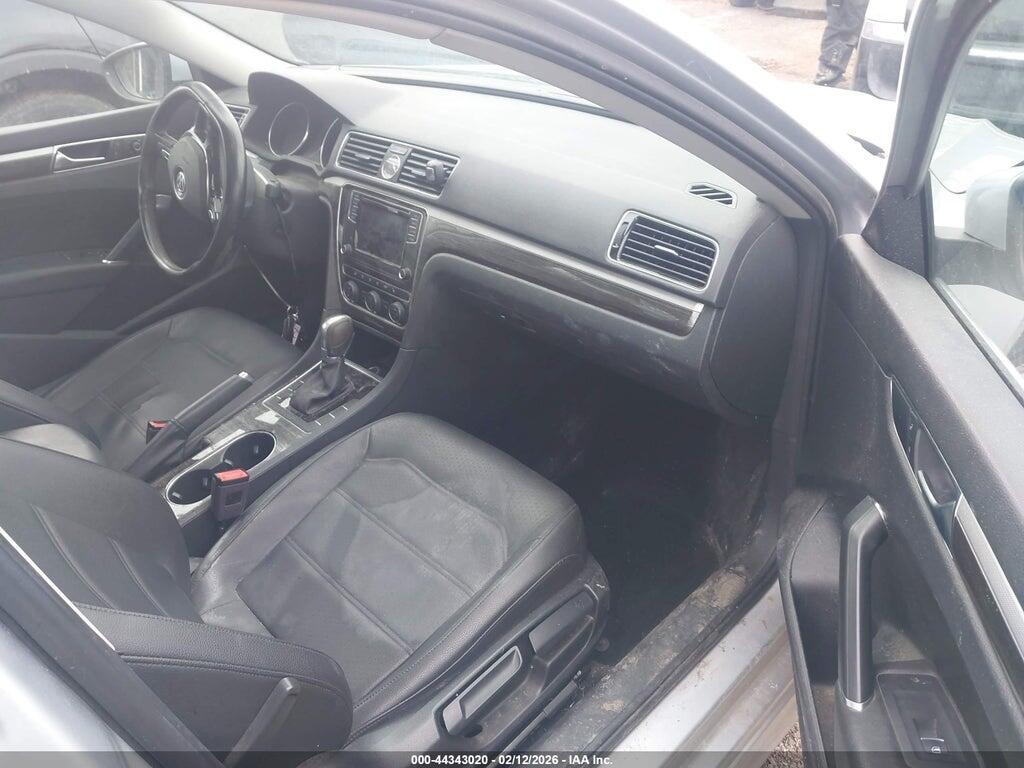 1VWBT7A32HC077039 2017 VOLKSWAGEN PASSAT photo no. 5