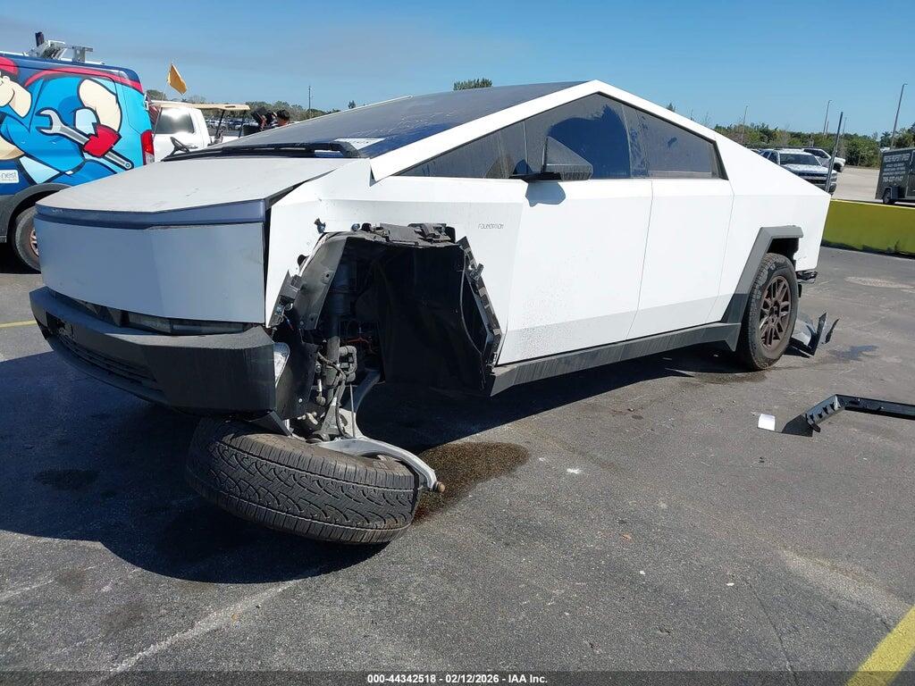 7G2CEHED7SA074376 2025 TESLA CYBERTRUCK photo no. 2