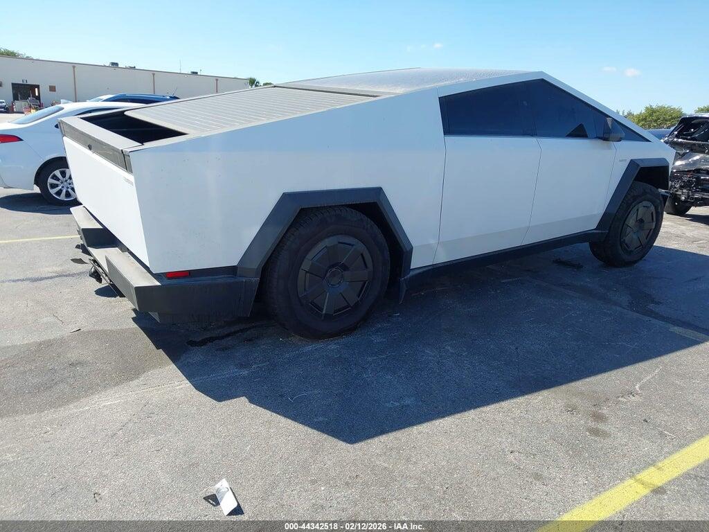 7G2CEHED7SA074376 2025 TESLA CYBERTRUCK photo no. 4
