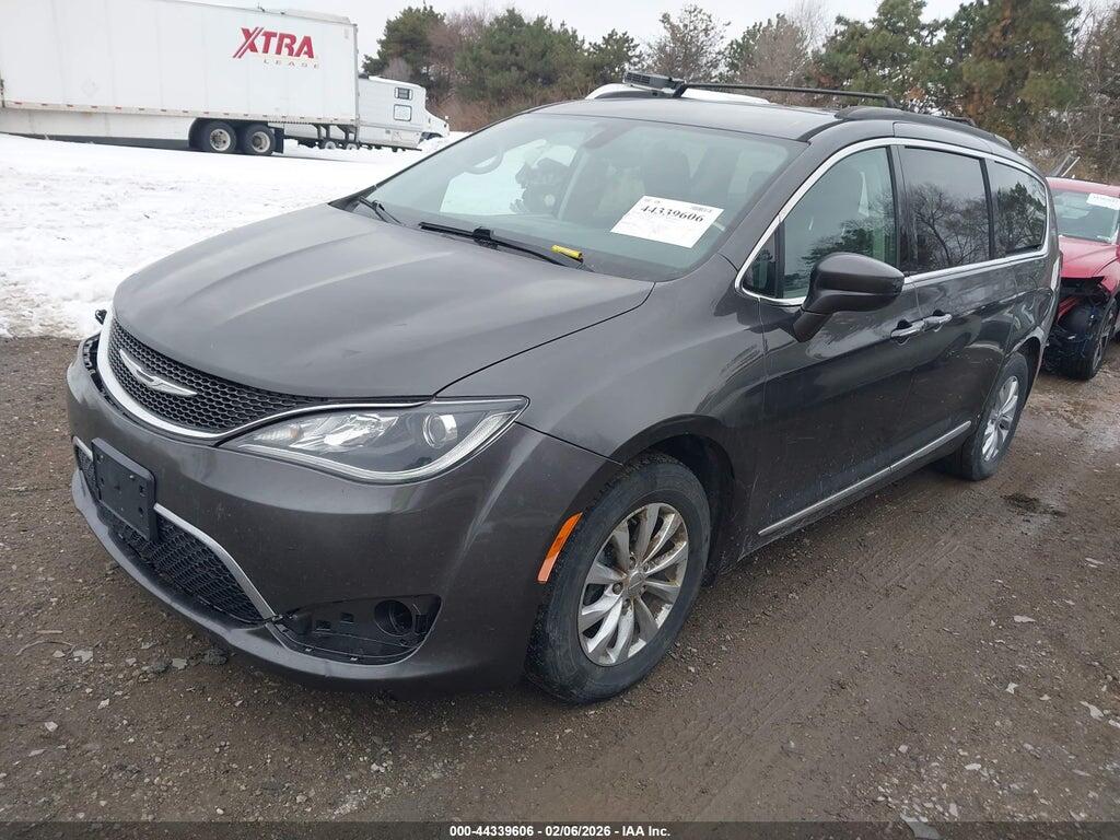 2C4RC1BG0HR795812 2017 CHRYSLER PACIFICA photo no. 2