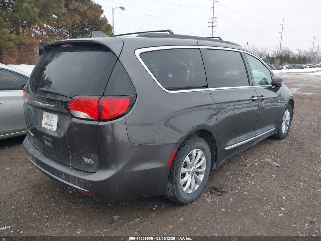2C4RC1BG0HR795812 2017 CHRYSLER PACIFICA photo no. 4