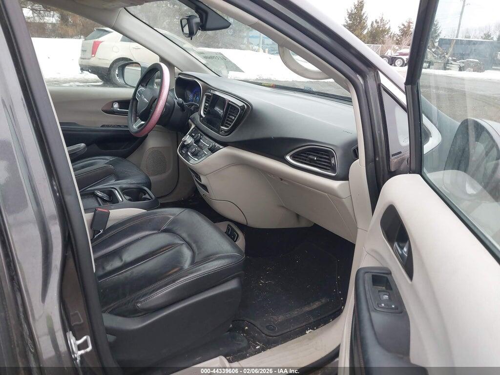 2C4RC1BG0HR795812 2017 CHRYSLER PACIFICA photo no. 5