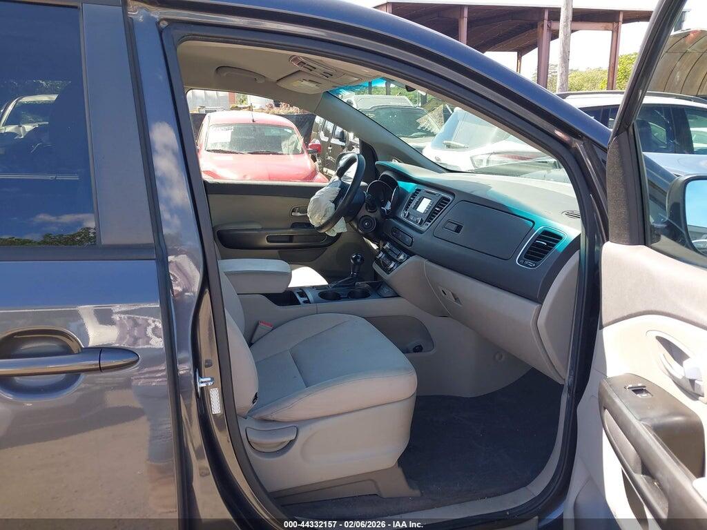 KNDMB5C13G6116409 2016 KIA SEDONA photo no. 5