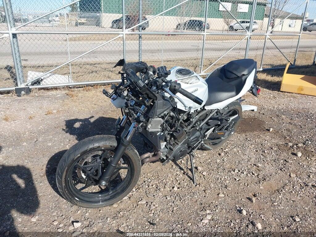ML5EXGH15SDA68505 2025 KAWASAKI EX500 photo no. 2