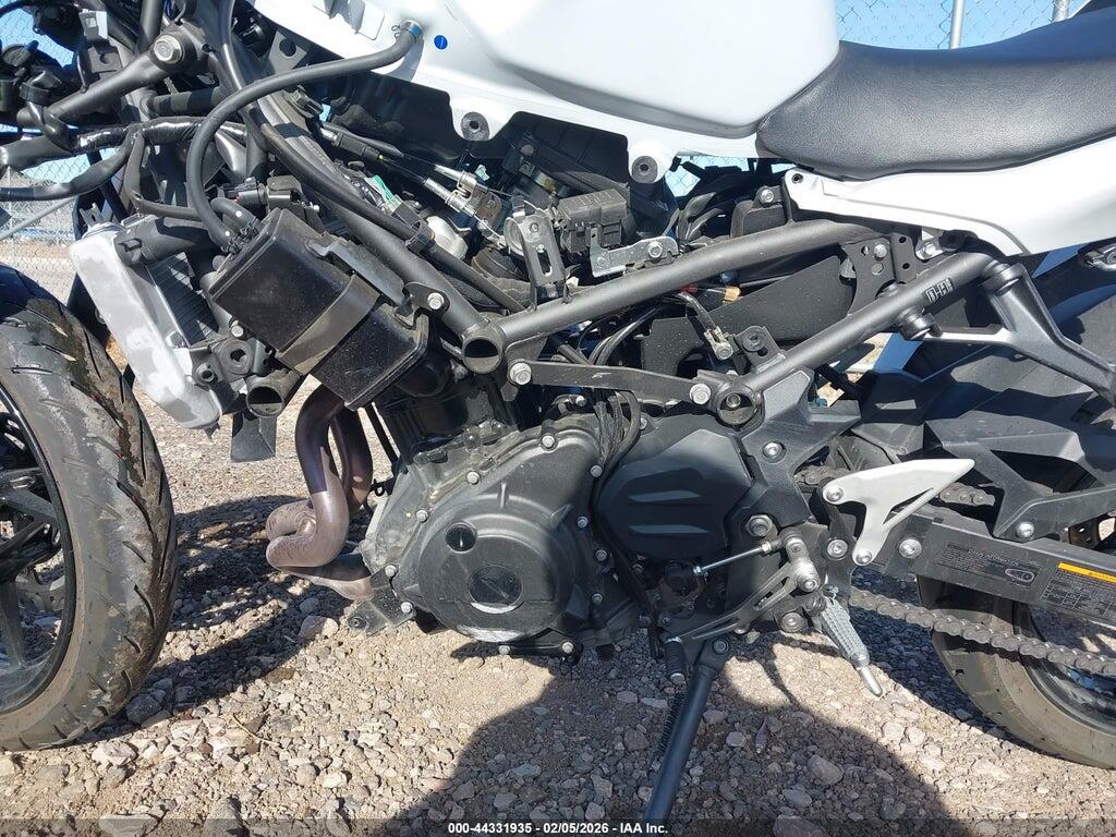 ML5EXGH15SDA68505 2025 KAWASAKI EX500 photo no. 9