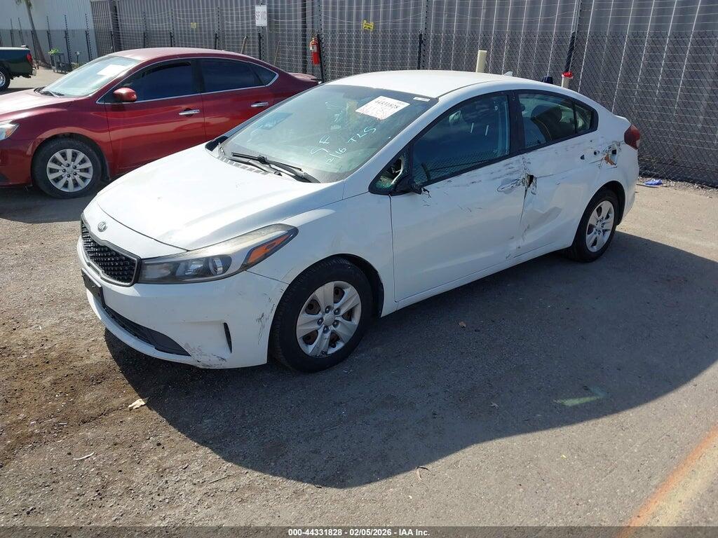 3KPFK4A75HE054436 2017 KIA FORTE photo no. 2