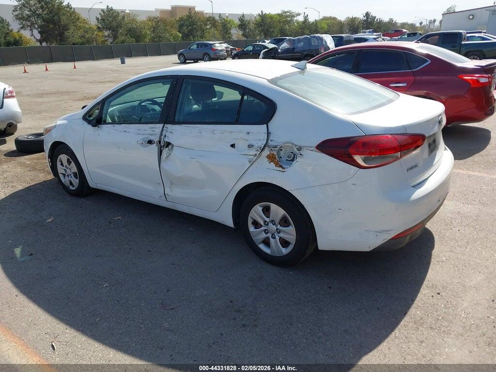 3KPFK4A75HE054436 2017 KIA FORTE photo no. 3