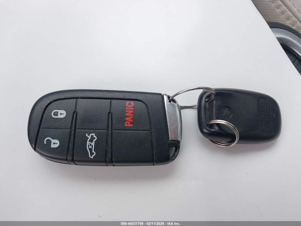 2C3CCARG0HH622104 2017 CHRYSLER 300 photo no. 11