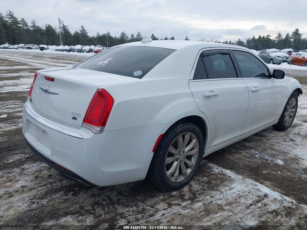 2C3CCARG0HH622104 2017 CHRYSLER 300 photo no. 4